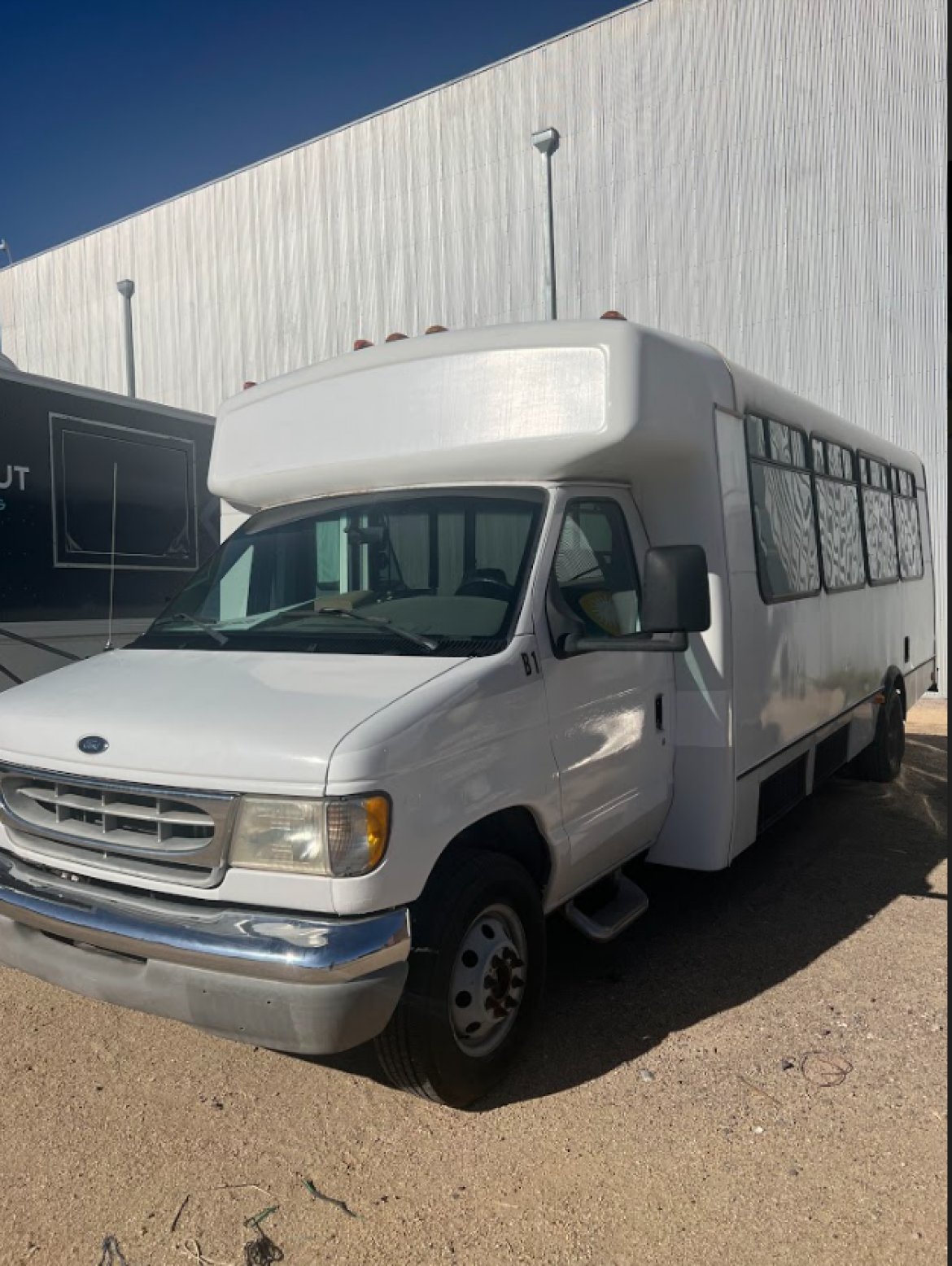 Shuttle Bus for sale: 2001 Ford E-450 Super Duty