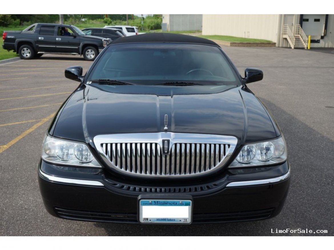 Limousine for sale: 2005 Lincoln Sedan Stretch by Krystal