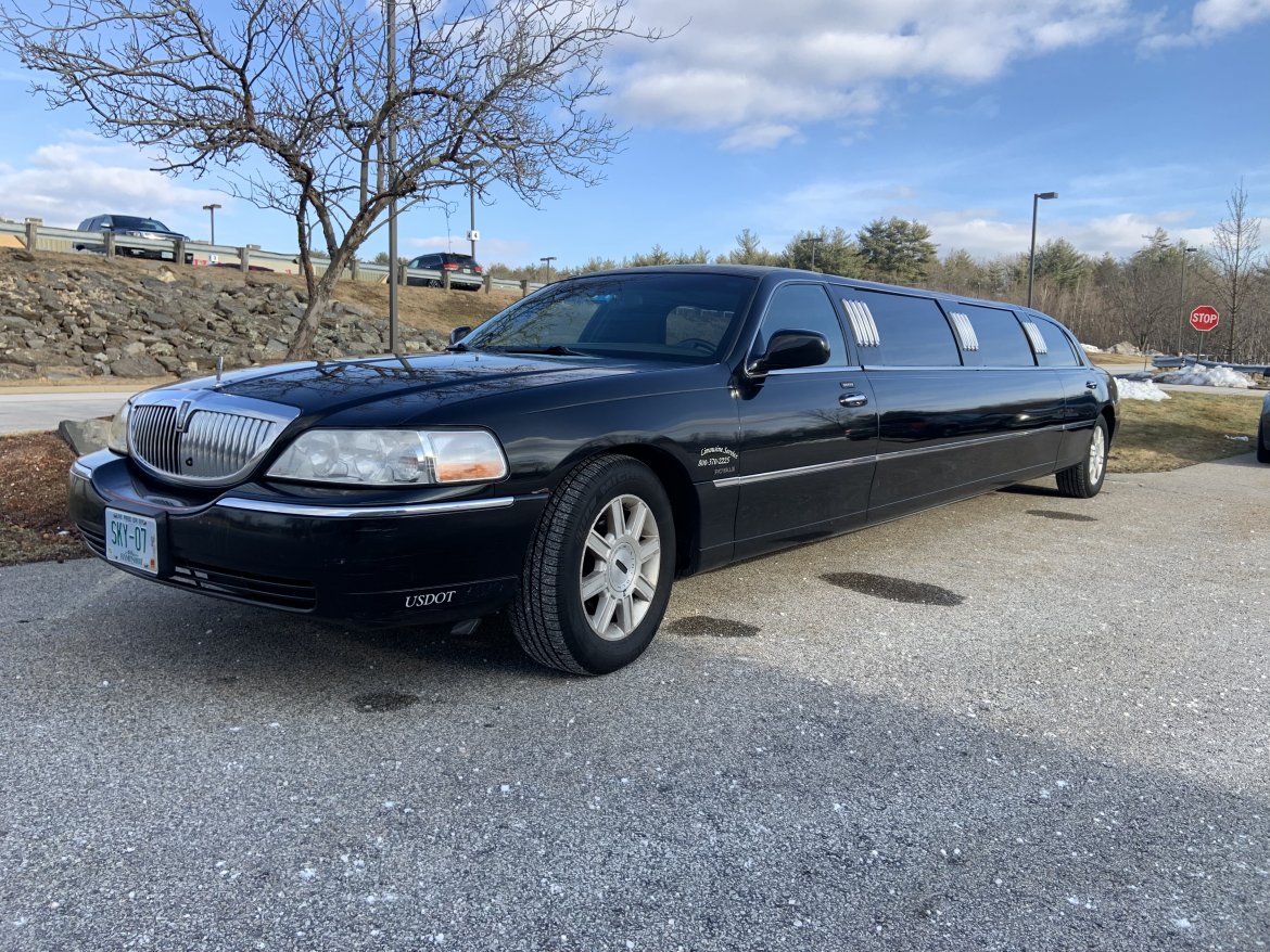 Limousine for sale: 2006 Lincoln Towncar 120&quot; by Royal