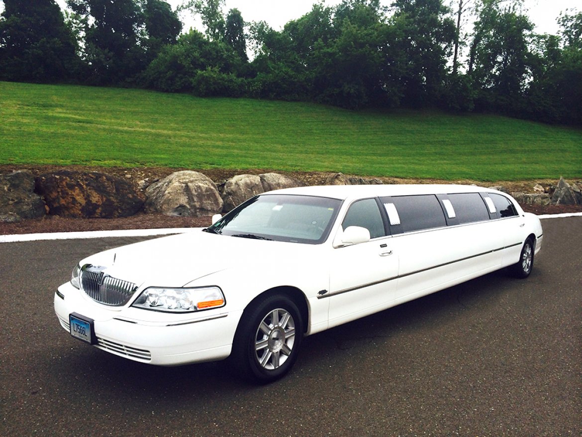 Limousine for sale: 2007 Lincoln Town Car 120&quot; by Royale