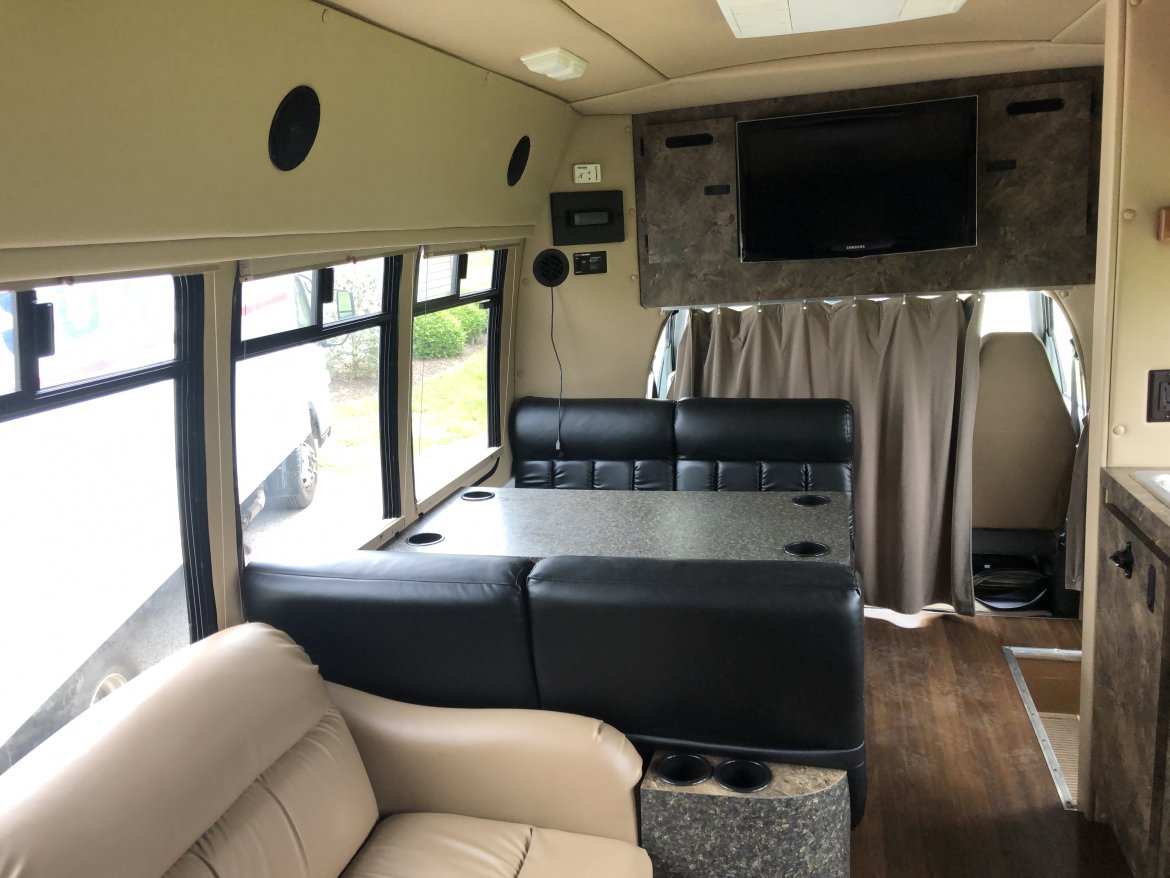 Limo Bus for sale: 2008 Chevrolet kodiak