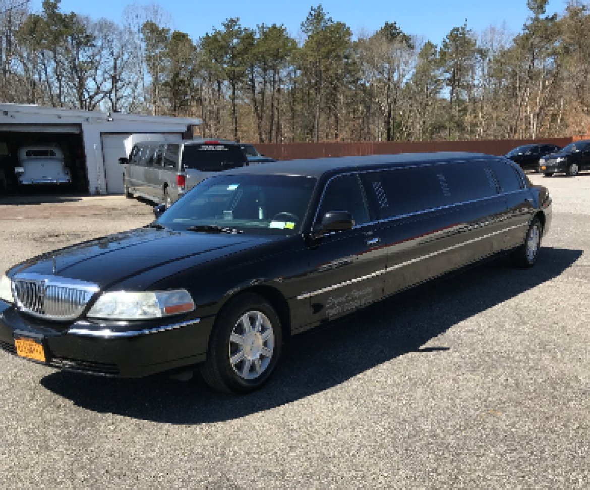 Limousine for sale: 2008 Lincoln Towncar Stretch 120&quot; by Executive Coach Builders