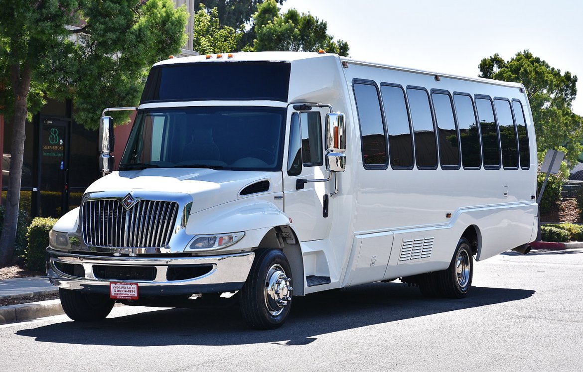 Limo Bus for sale: 2008 International 3200 by Krystal Koach