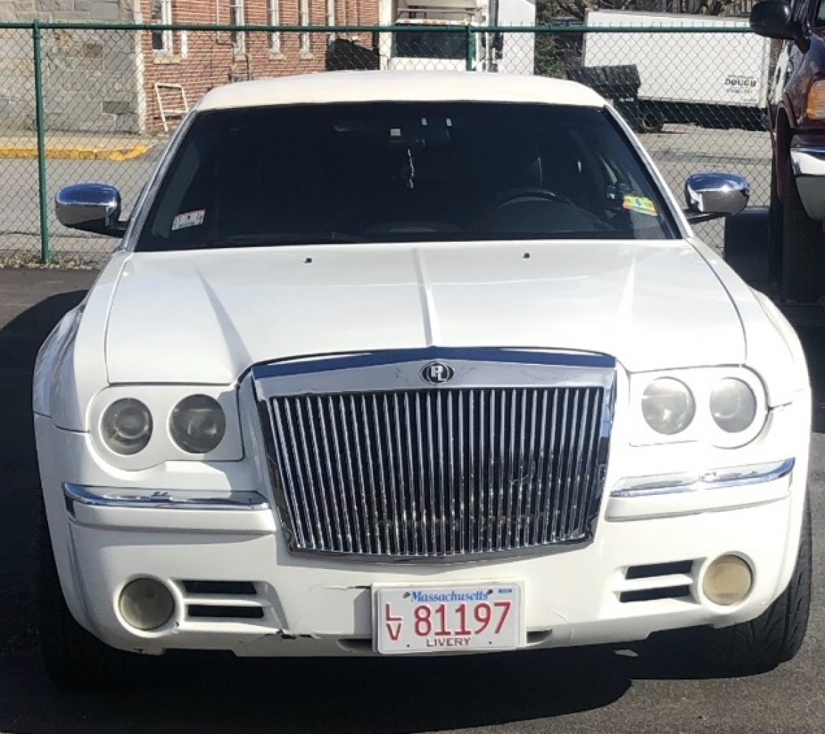 Limousine for sale: 2009 Chrysler Sedan Strech