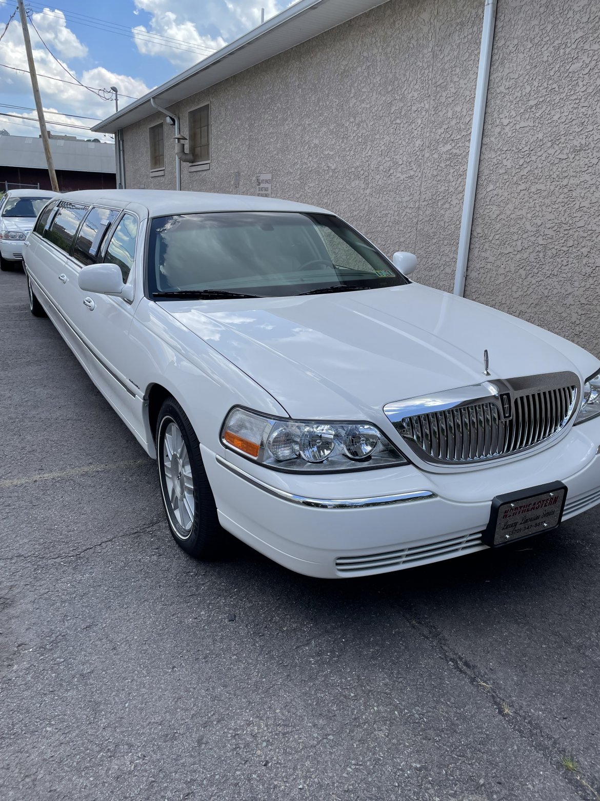 Limousine for sale: 2010 Lincoln Limousine 120 V-5 120&quot; by Krystal Enterprises