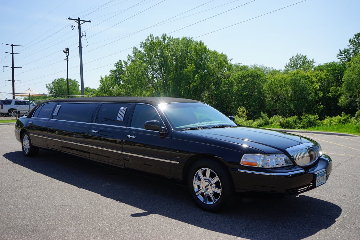 Limousine for sale: 2011 Lincoln Sedan Stretch by Krystal