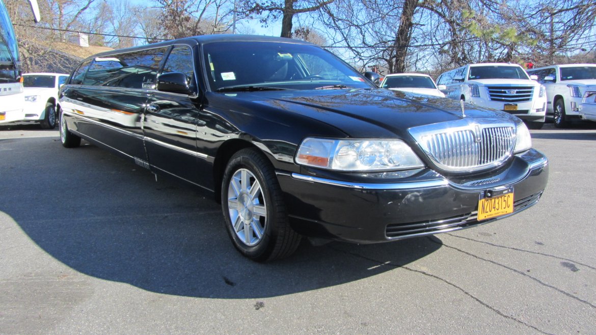 Limousine for sale: 2011 Lincoln Town Car 120&quot; 120&quot; by Royale