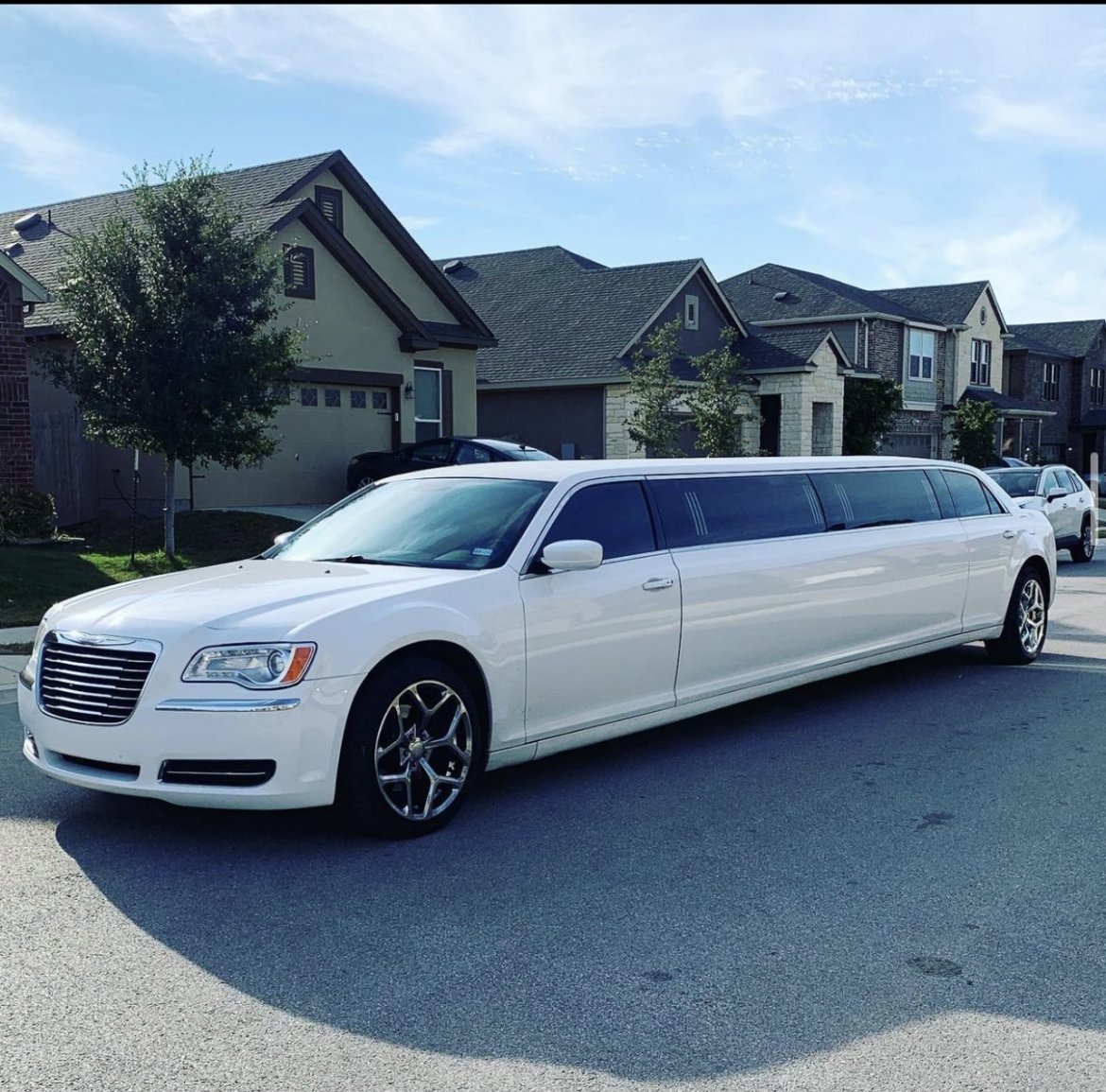 Limousine for sale: 2013 Chrysler 300 140&quot; by EXCUTIVE COACH BUILDERS