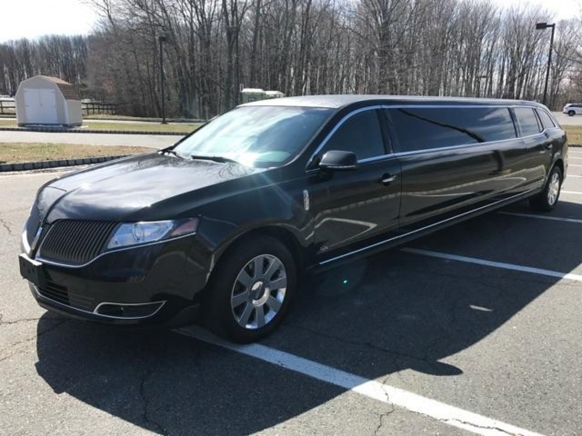 Sedan for sale: 2013 Lincoln MKT by Royale