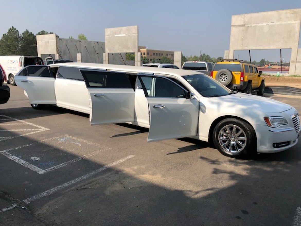 Limousine for sale: 2013 Chrysler 300 140&quot; by Moonlight