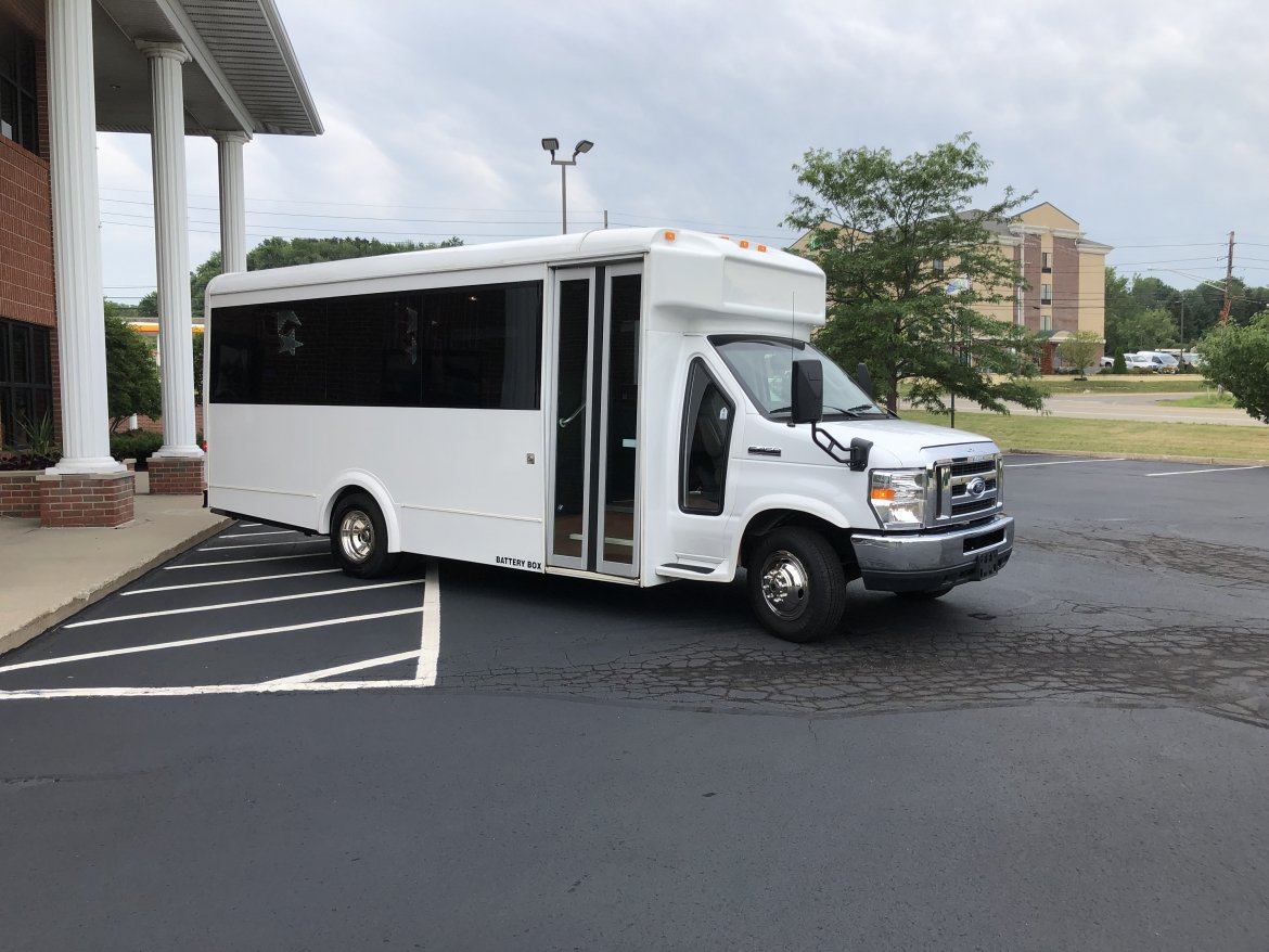 Limo Bus for sale: 2014 Ford E-450 by LGE