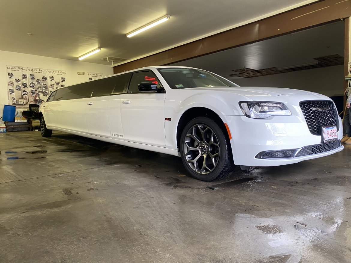 Limousine for sale: 2018 Chrysler 300 by Moonlight